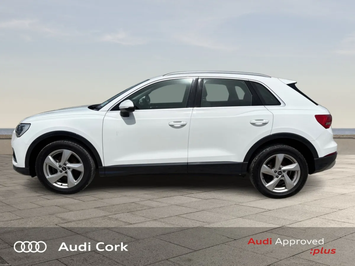 Audi Q3 2.0 35TDI SE AUTOMATIC WITH HEATED SEATS A - Image 4