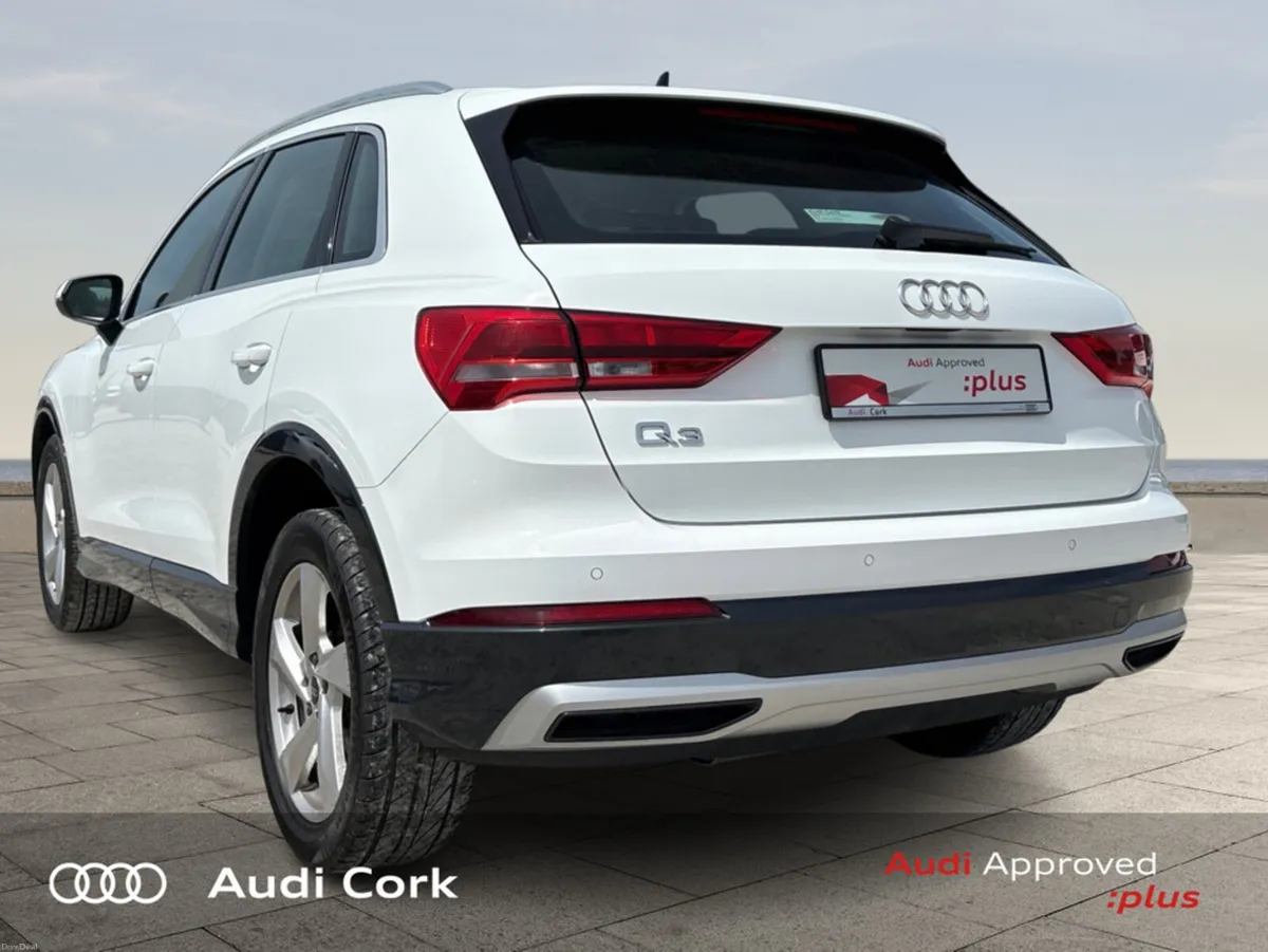 Audi Q3 2.0 35TDI SE AUTOMATIC WITH HEATED SEATS A - Image 5