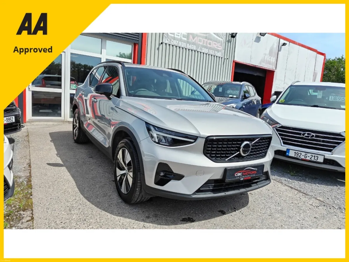 Volvo XC40 2023 PLUS T4 Petrol Plug In Hybird - Image 2