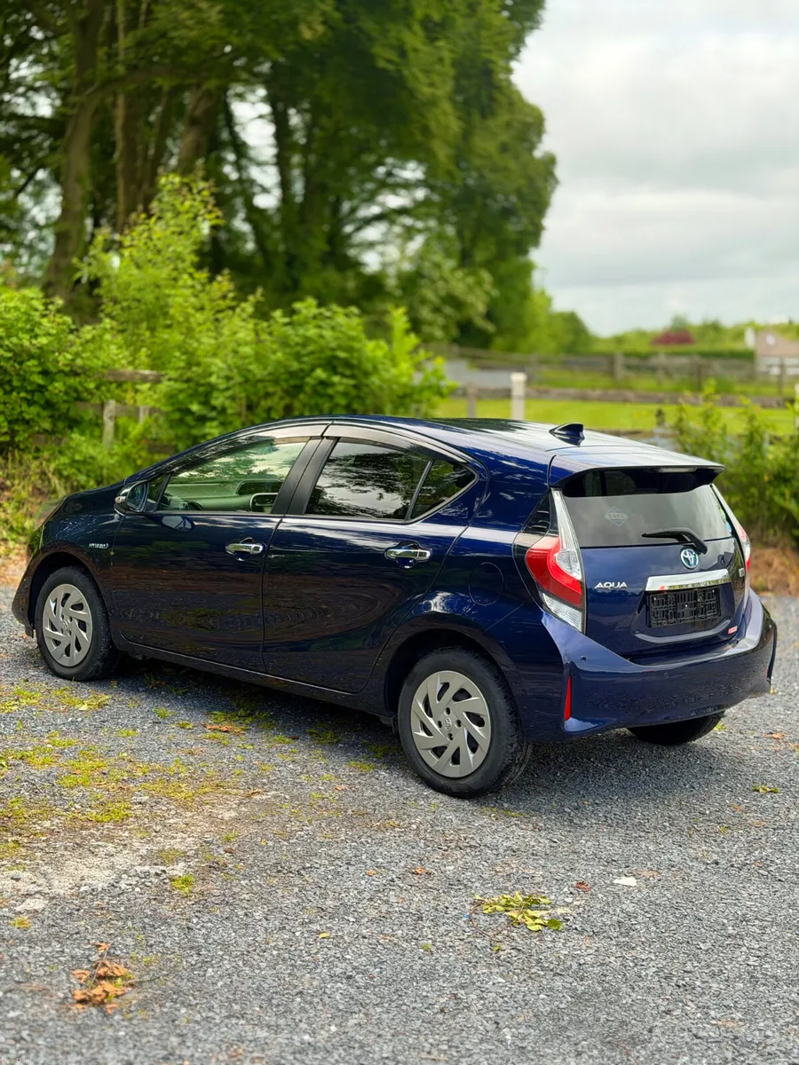 2018 Toyota Aqua Hybrid | ONLY 25,000 KM | AUTO - Image 5