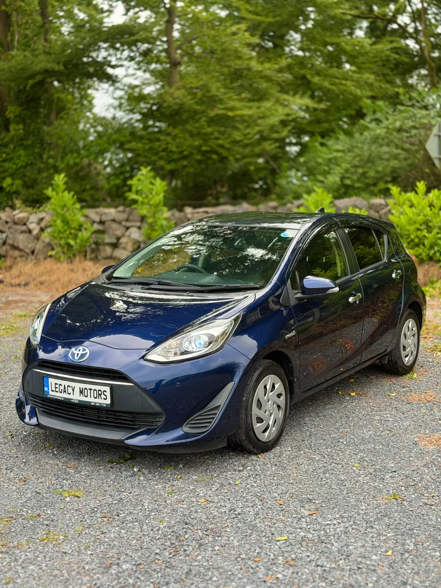 2018 Toyota Aqua Hybrid | ONLY 25,000 KM | AUTO - Image 3