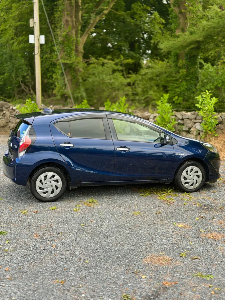 2018 Toyota Aqua Hybrid | ONLY 25,000 KM | AUTO - Image 6