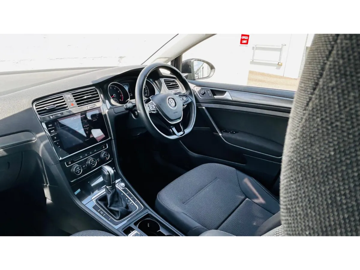 Volkswagen Golf Auto 1.2 camera AppleCarPlay - Image 2