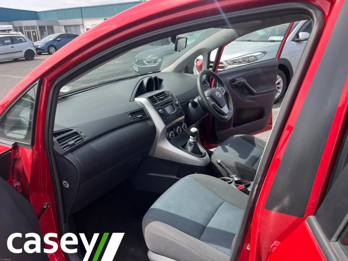 Toyota Verso 1.6 D-4D AURA 7S 4DR - Image 6