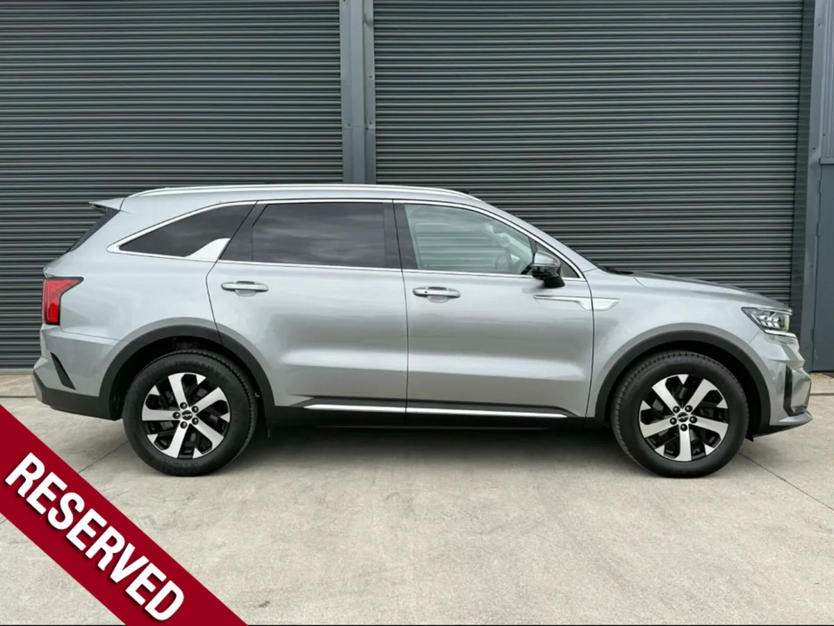 Kia Sorento K4 5DR AUTO ** HUGE SPEC 7 SEATER ** - Image 4