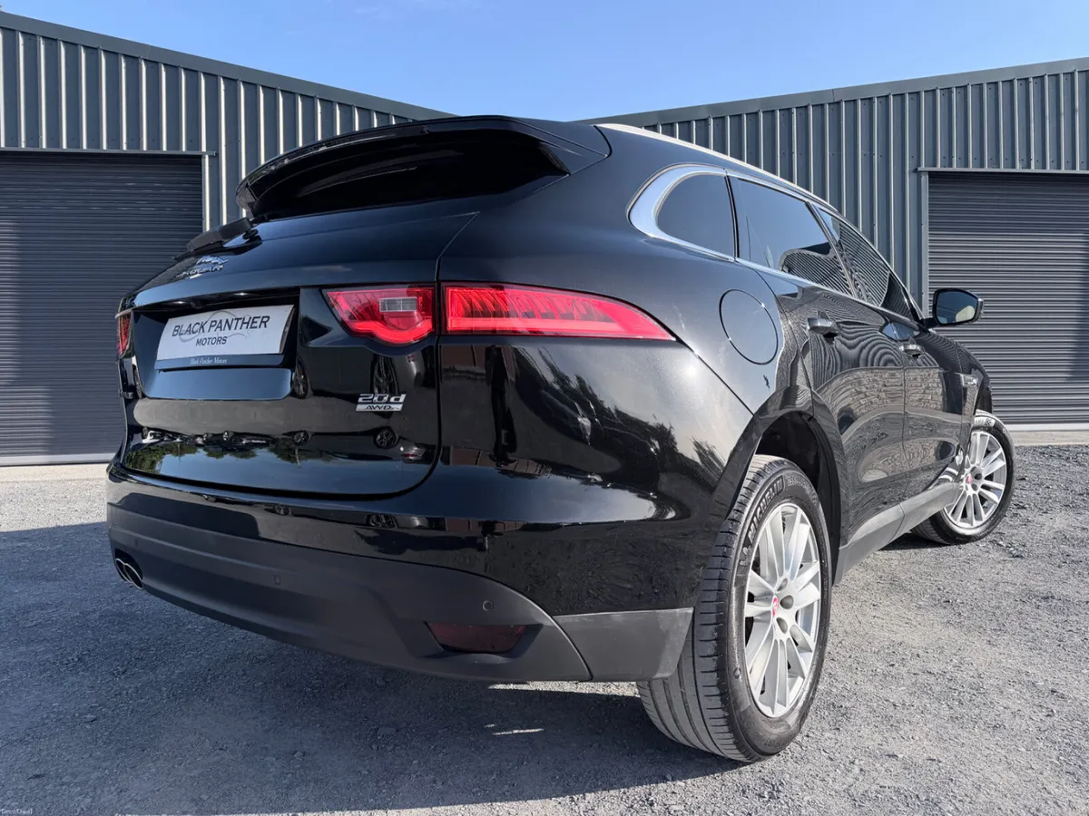 Jaguar F-Pace 171’ Portfolio 4WD AUTO/LOW MILEAGE - Image 4