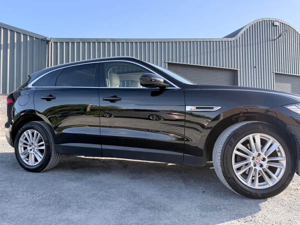 Jaguar F-Pace 171’ Portfolio 4WD AUTO/LOW MILEAGE - Image 6