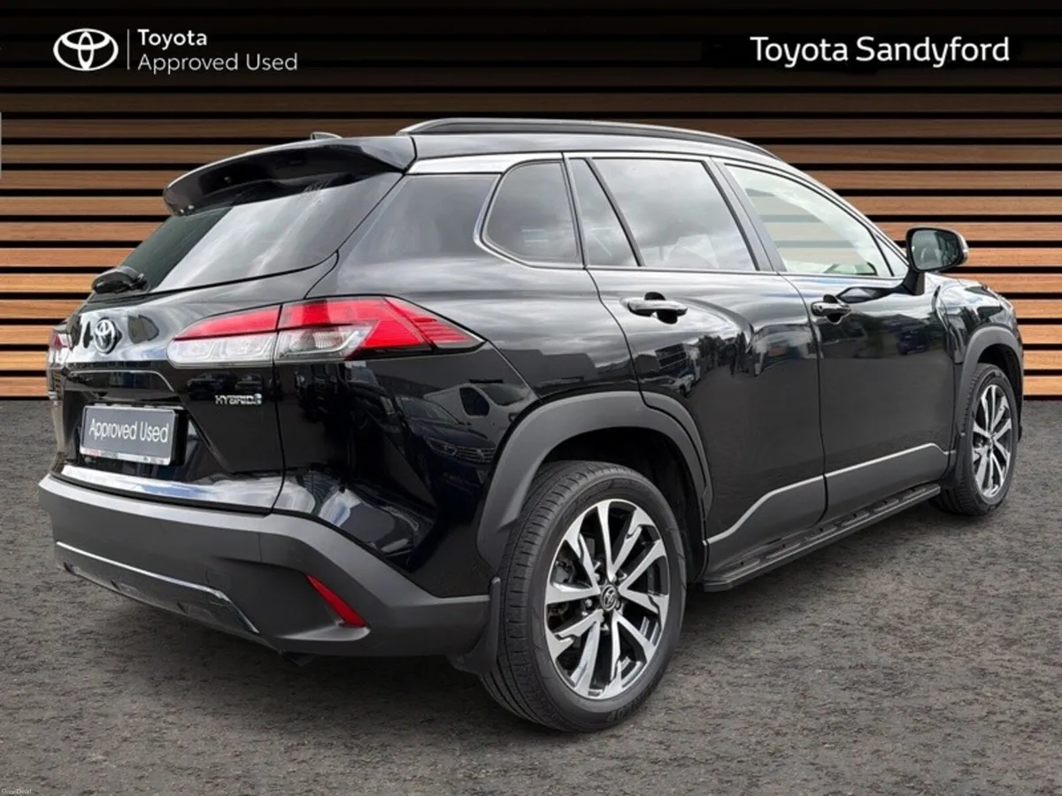 Toyota Corolla Cross 1.8 HYBRID SPORT WITH SIDE ST - Image 2