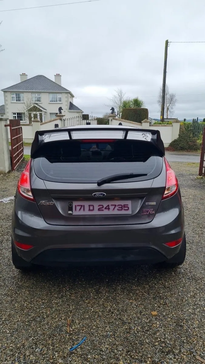 Ford Fiesta 2017 - Image 2