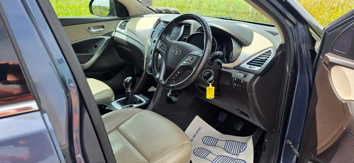 Hyundai Santa Fe 2018 - Image 4