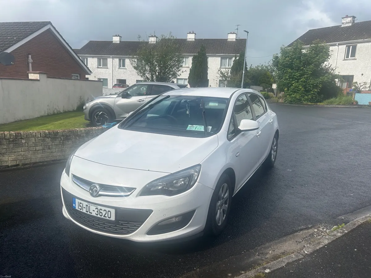 Vauxhall Astra 2015 - Image 1