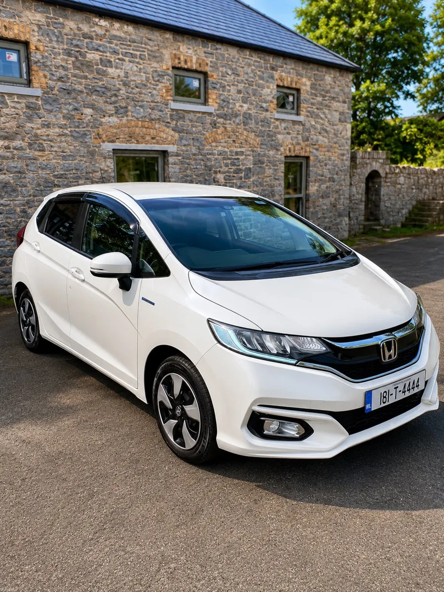2018 Honda Fit Hybrid Automatic -Low mileage Grad4 - Image 2