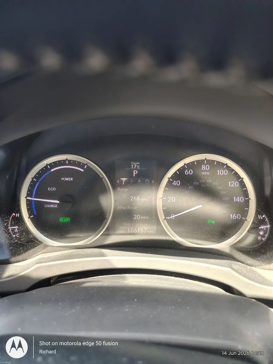 Lexus IS 2015 - Image 2
