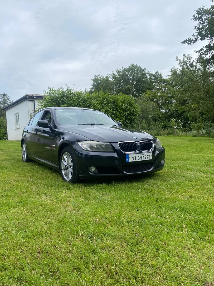 BMW 3-Series 2011 - Image 1