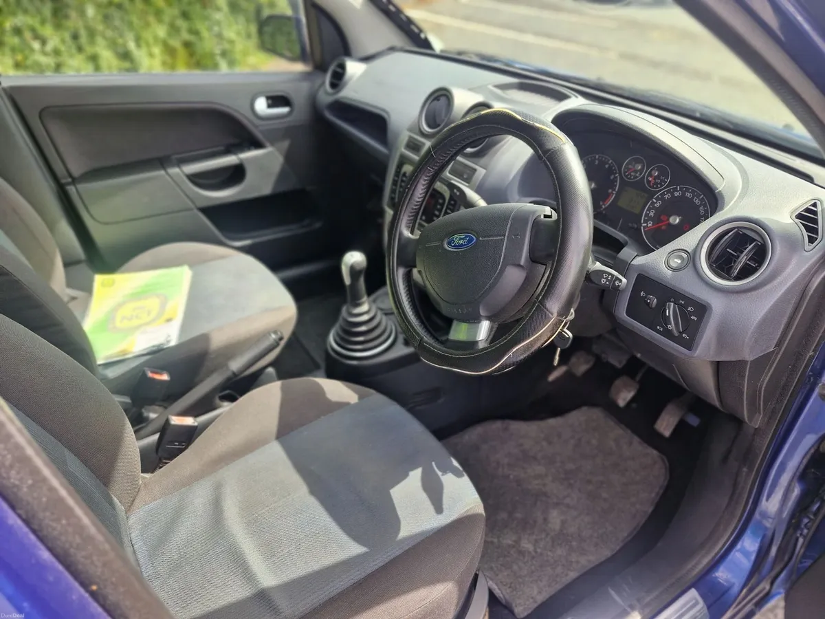 Ford Fiesta petrol - Image 2