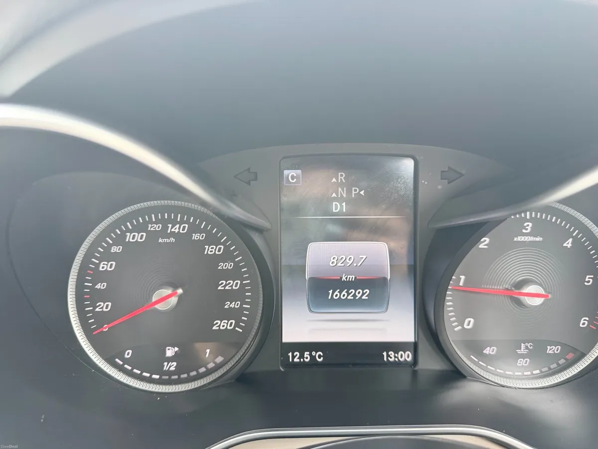 Mercedes-Benz C-Class 2017 - Image 6
