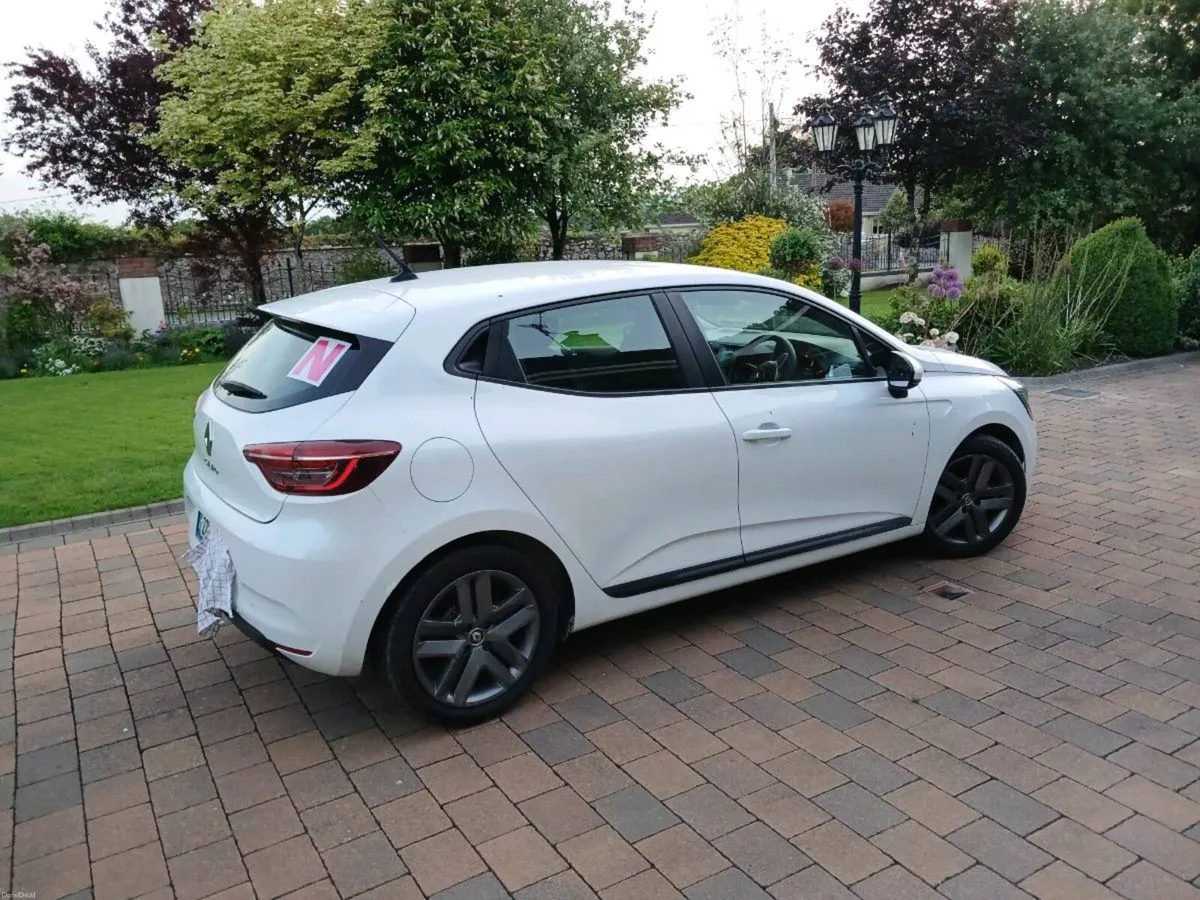 Renault  Clio.  1.0 L - Image 1