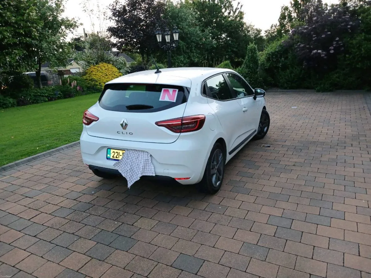 Renault  Clio.  1.0 L - Image 2