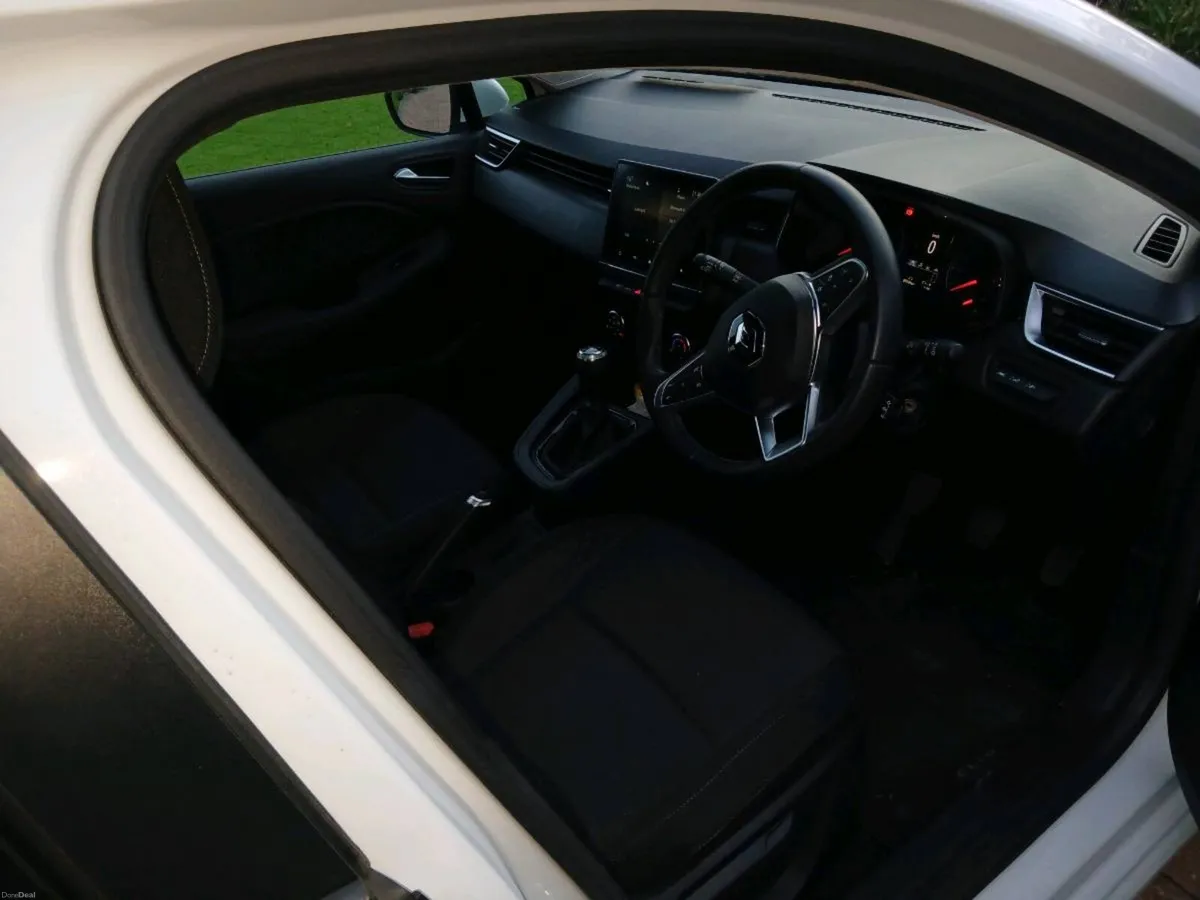Renault  Clio.  1.0 L - Image 4