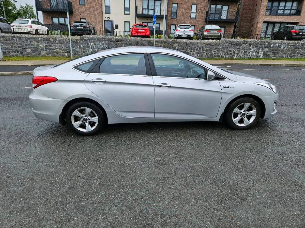 Hyundai i40 new nct today 05/2027 tax 03/2027 - Image 3
