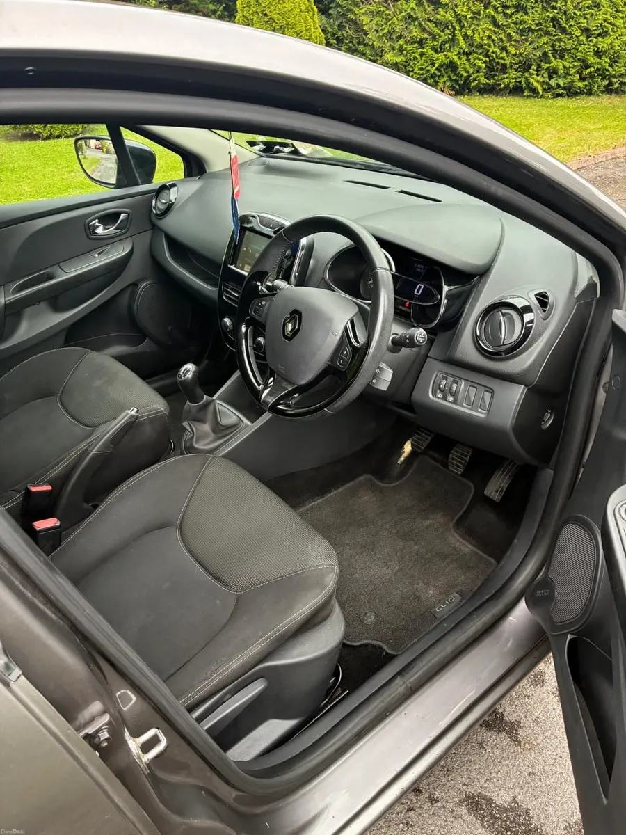 Clio 1.2 petrol Dynamique NCT 5-27 - Image 3
