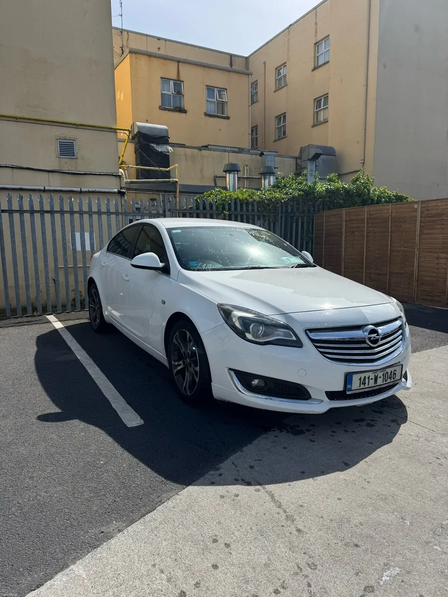 Opel Insignia SRi *LOW MILEAGE NEW NCT* - Image 1