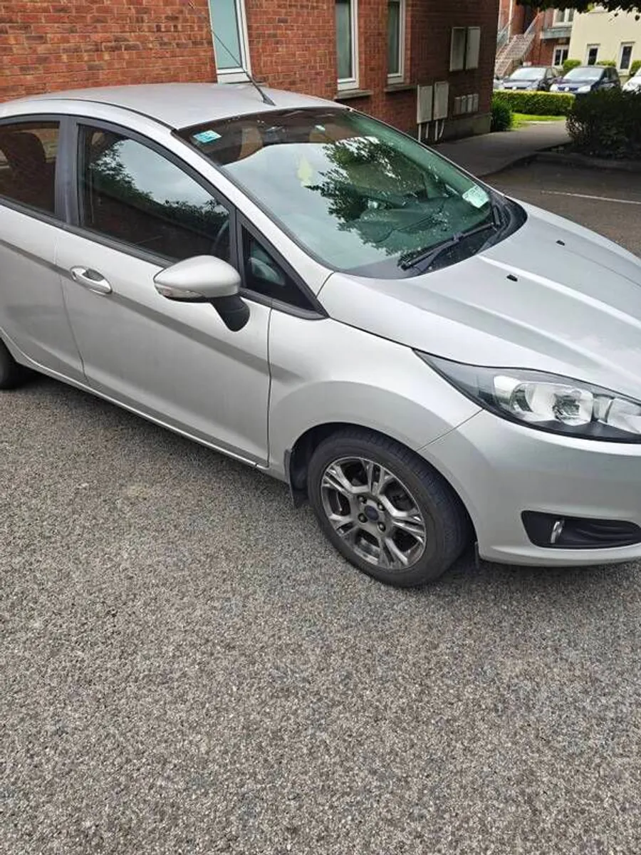 2014 Ford Fiesta - Image 2