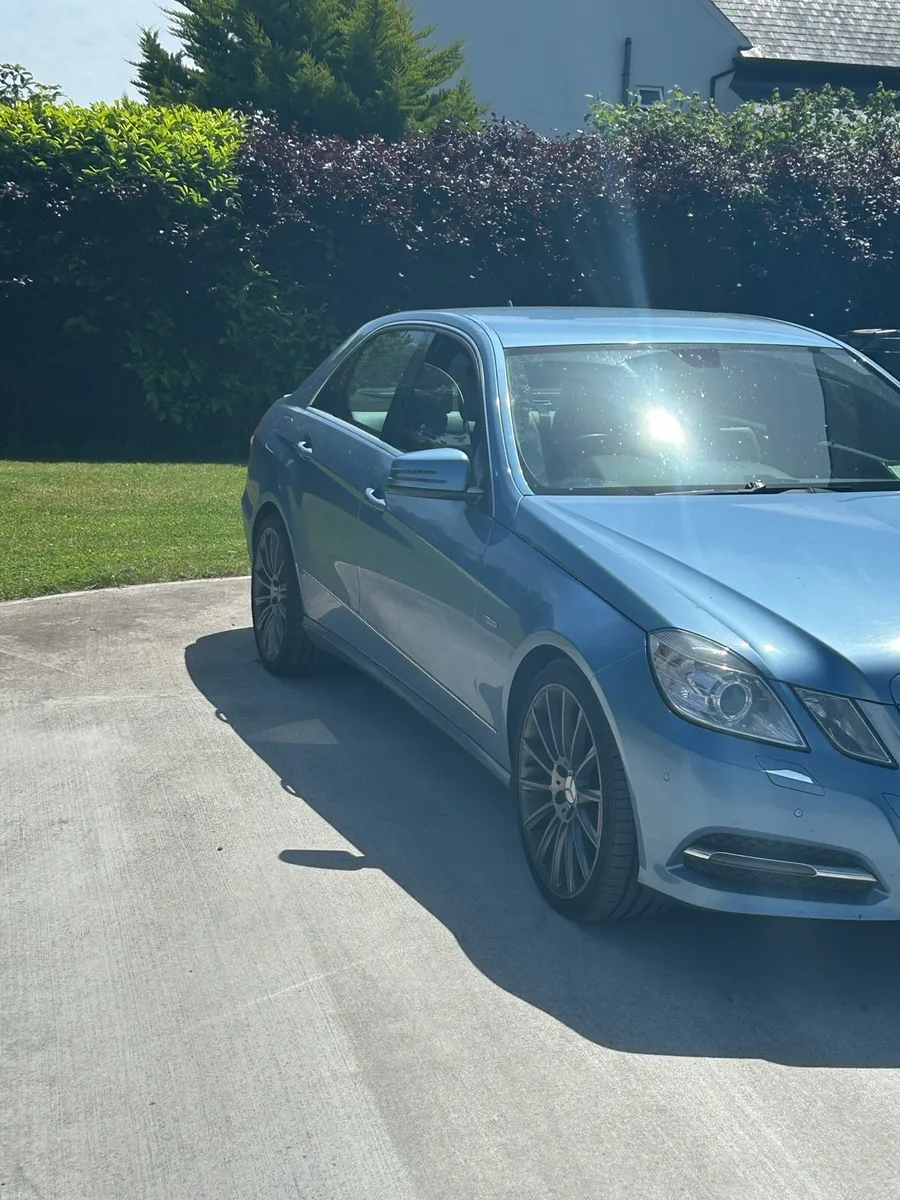 Mercedes Benz E Class - Image 2