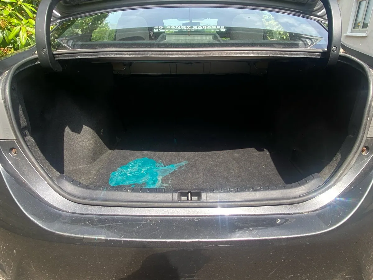Toyota Corolla - Image 5
