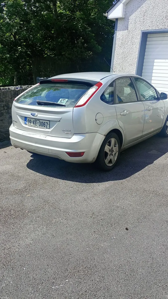 Ford Focus 2009 - Image 2