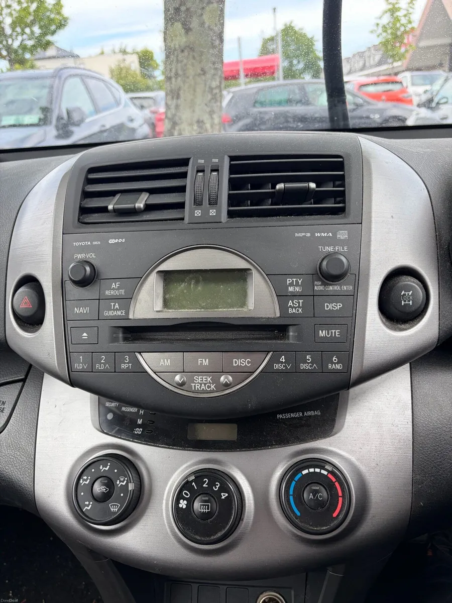 Toyota RAV4 - Image 2