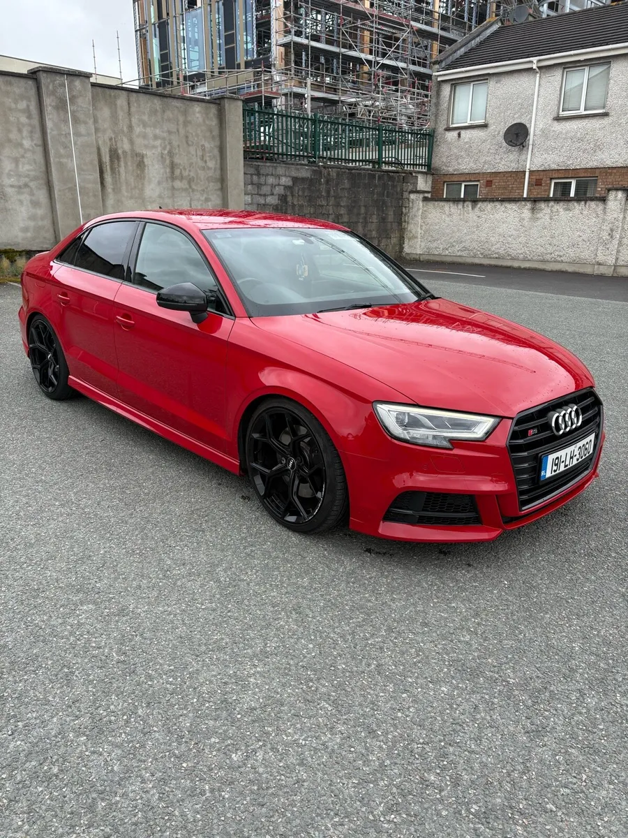 Audi S3 saloon 2019 - Image 2