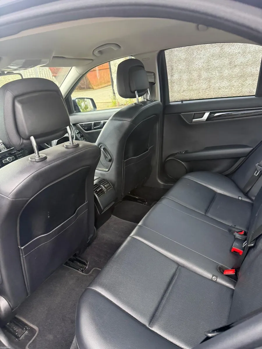 Mercedes Benz e220 cdi - Image 3