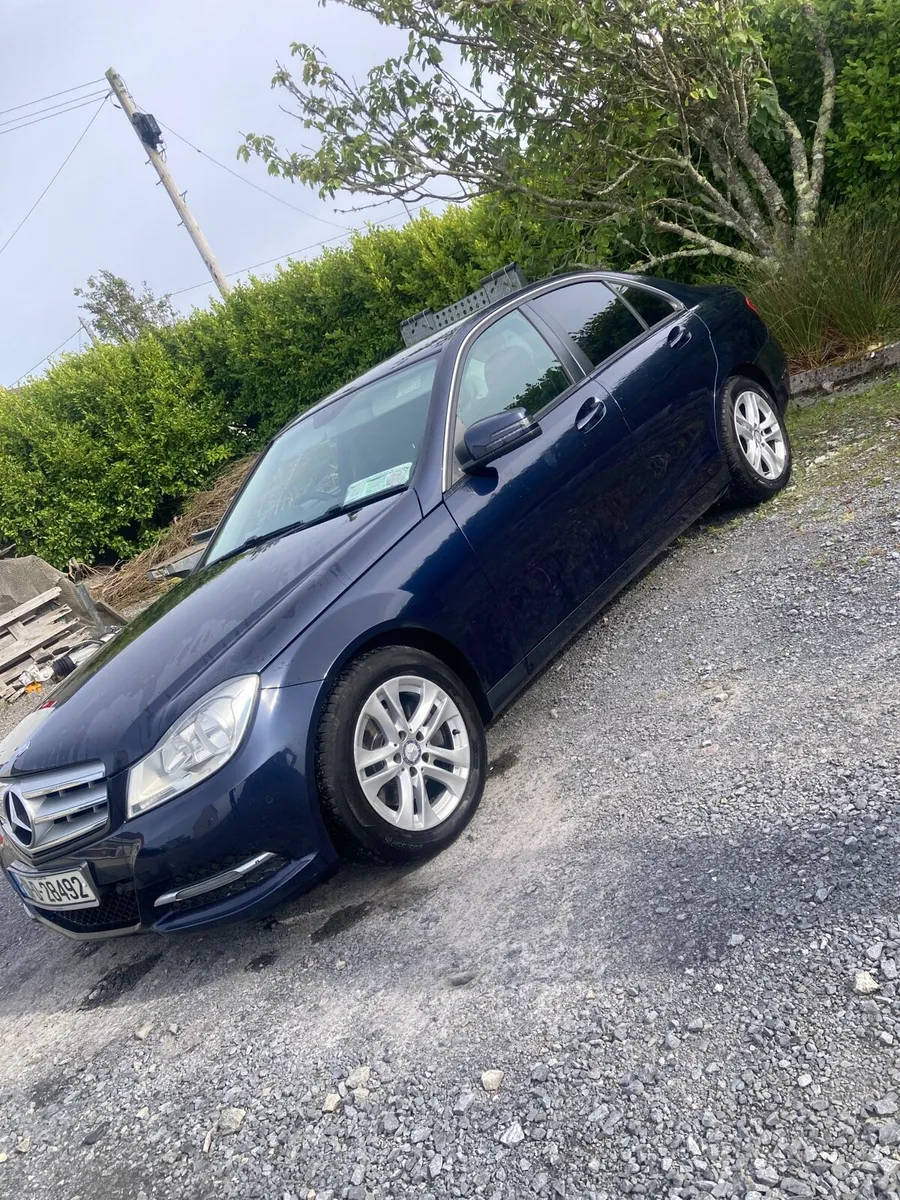 Mercedes Benz e220 cdi - Image 1