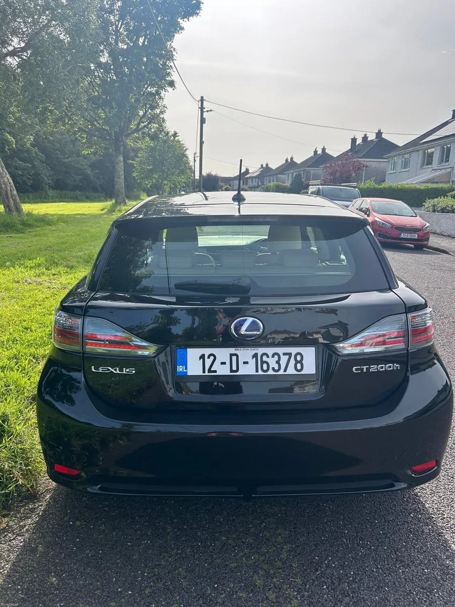 Lexus ct200H - Image 2