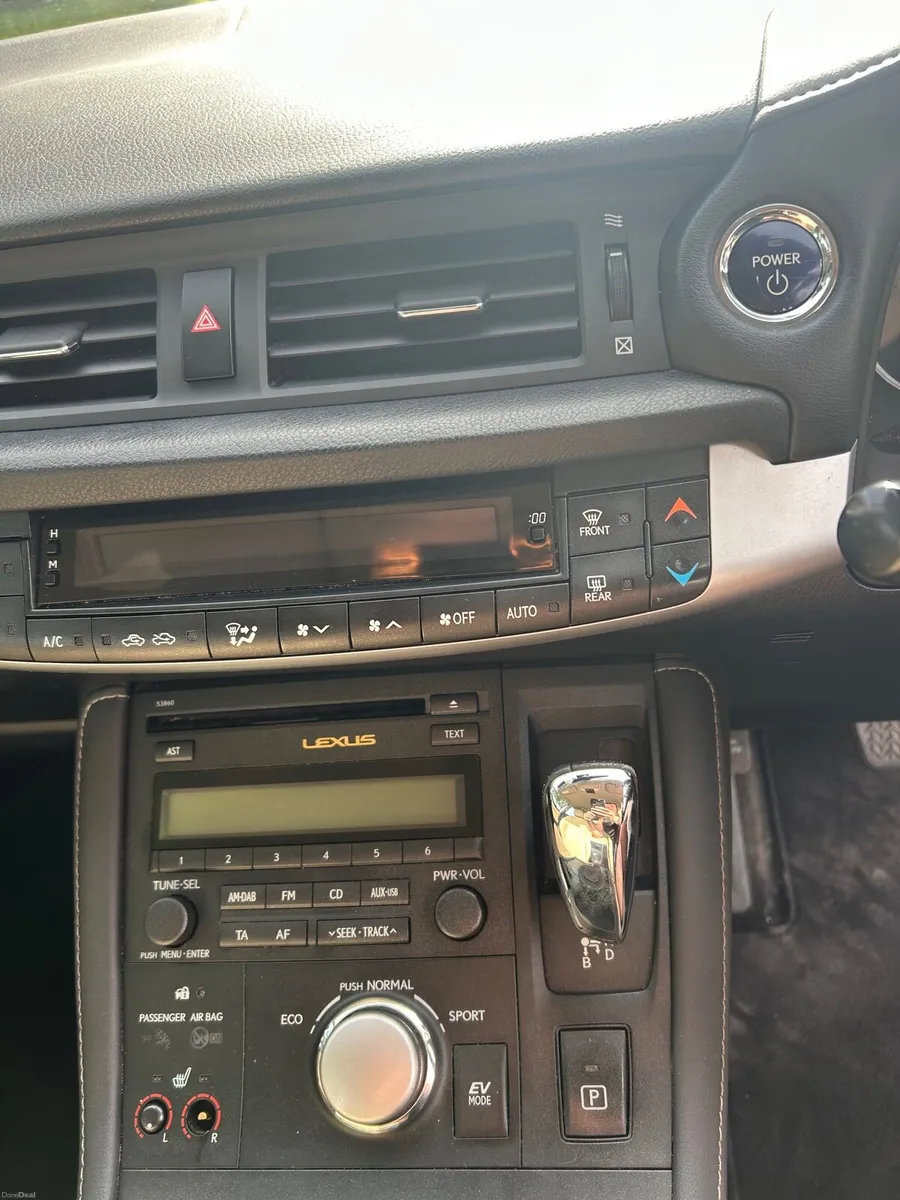 Lexus ct200H - Image 4
