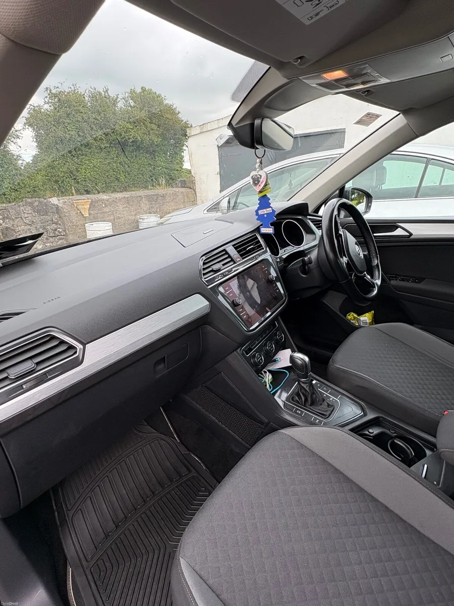 Volkswagen Tiguan 2018 - Image 2