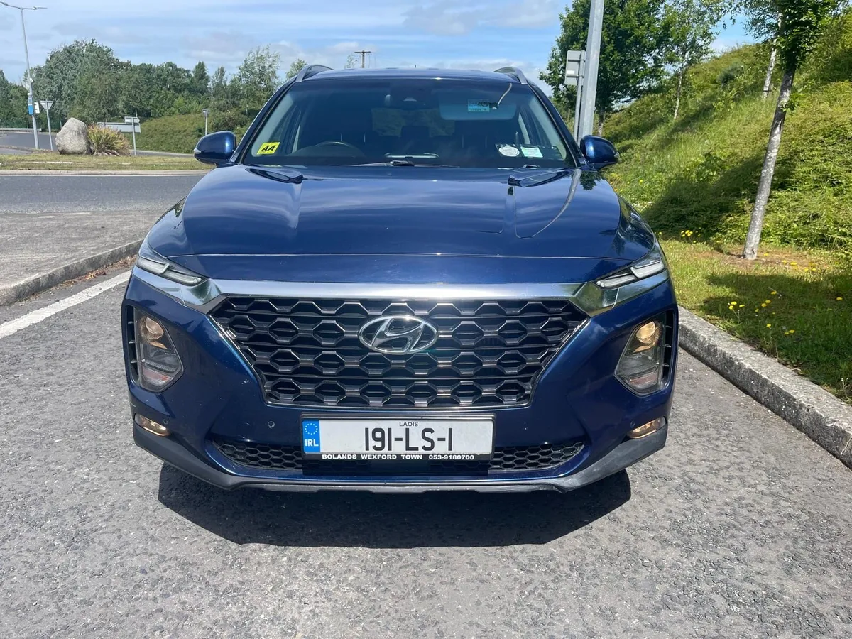 2019 Hyundai Santa Fe Seven Seater Automatic 4X4 - Image 3