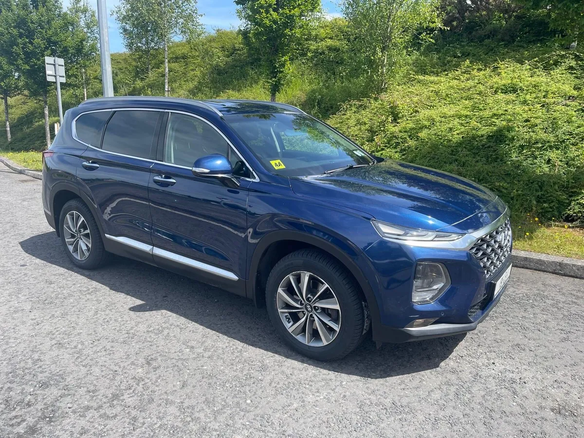 2019 Hyundai Santa Fe Seven Seater Automatic 4X4 - Image 2