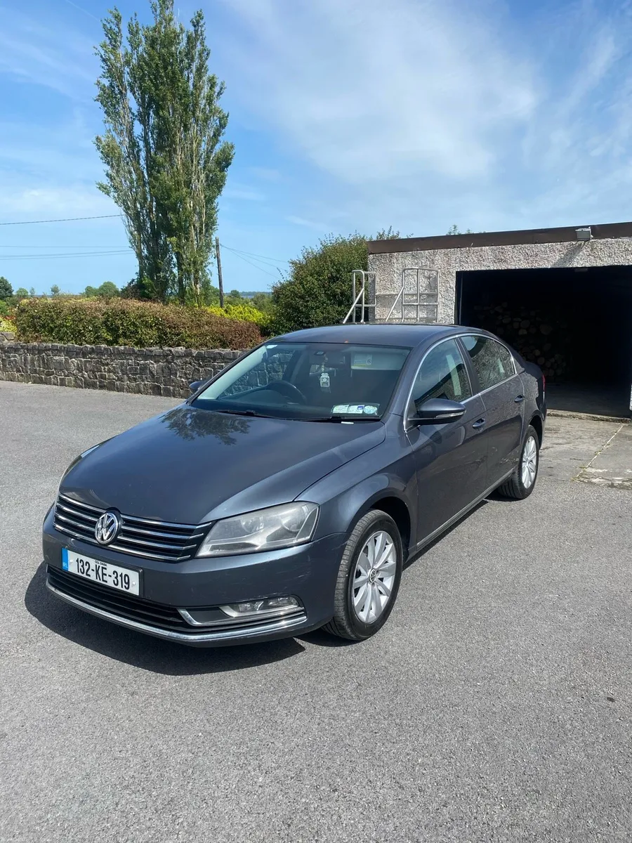 2013 Volkswagen Passat - Image 2