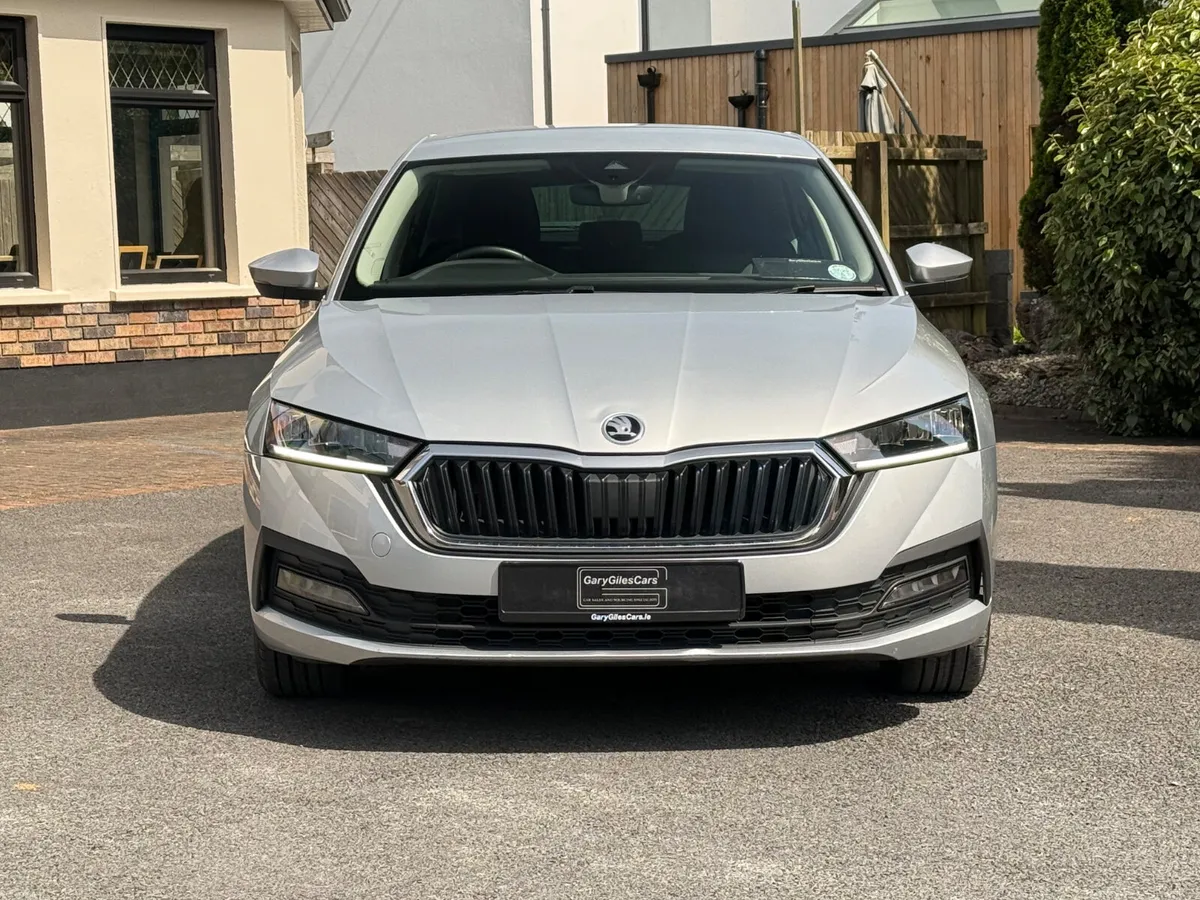 Immaculate Low Kms 221 Skoda Octavia! - Image 2