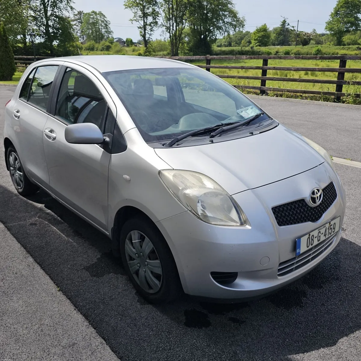 Toyota Yaris automatic 2008 - Image 1