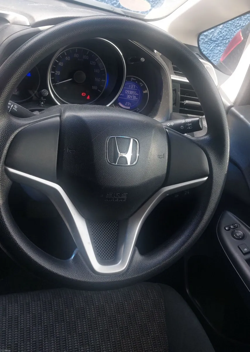Honda Fit 2015 - Image 6
