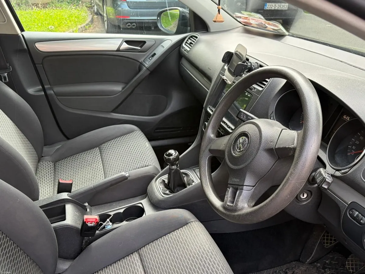 Volkswagen Golf 2011 - Image 4