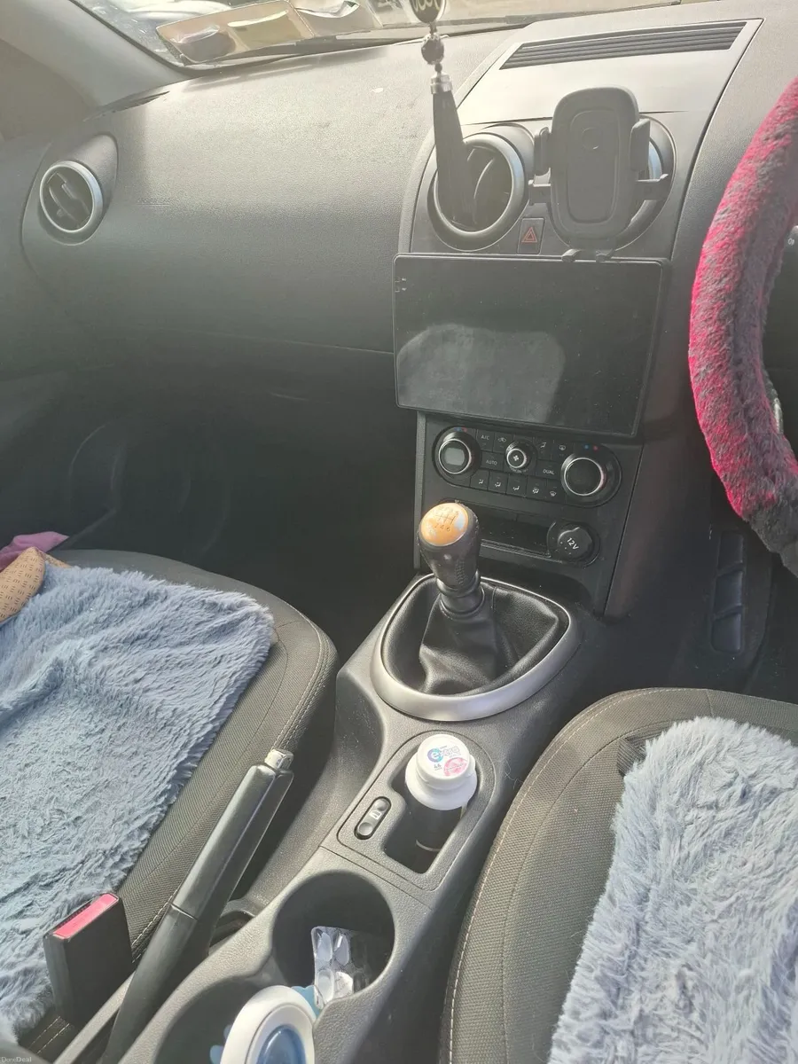 Nissan Qashqai 2011 - Image 2