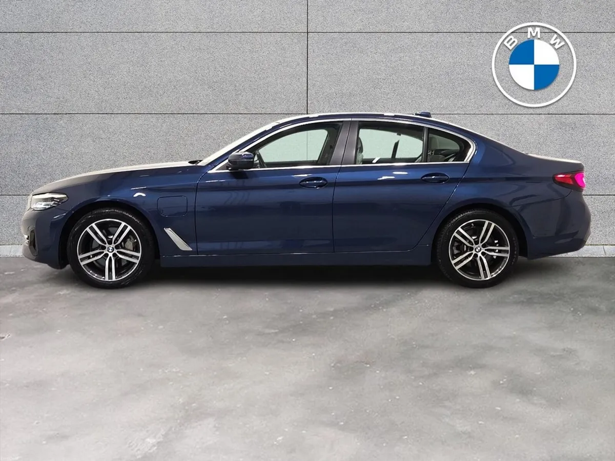 BMW 5-Series 530e SE Saloon - Image 4