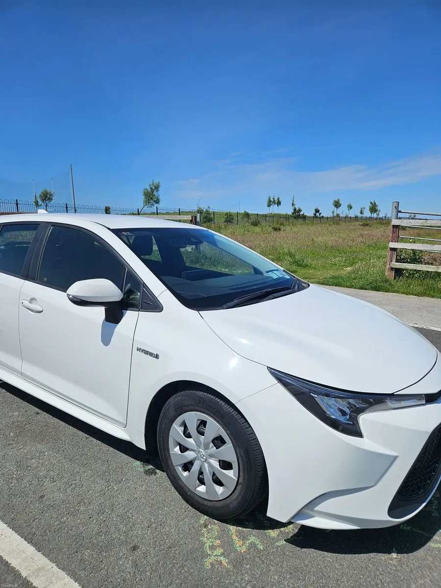 Toyota Corolla  Petrol Hybrid - Image 3
