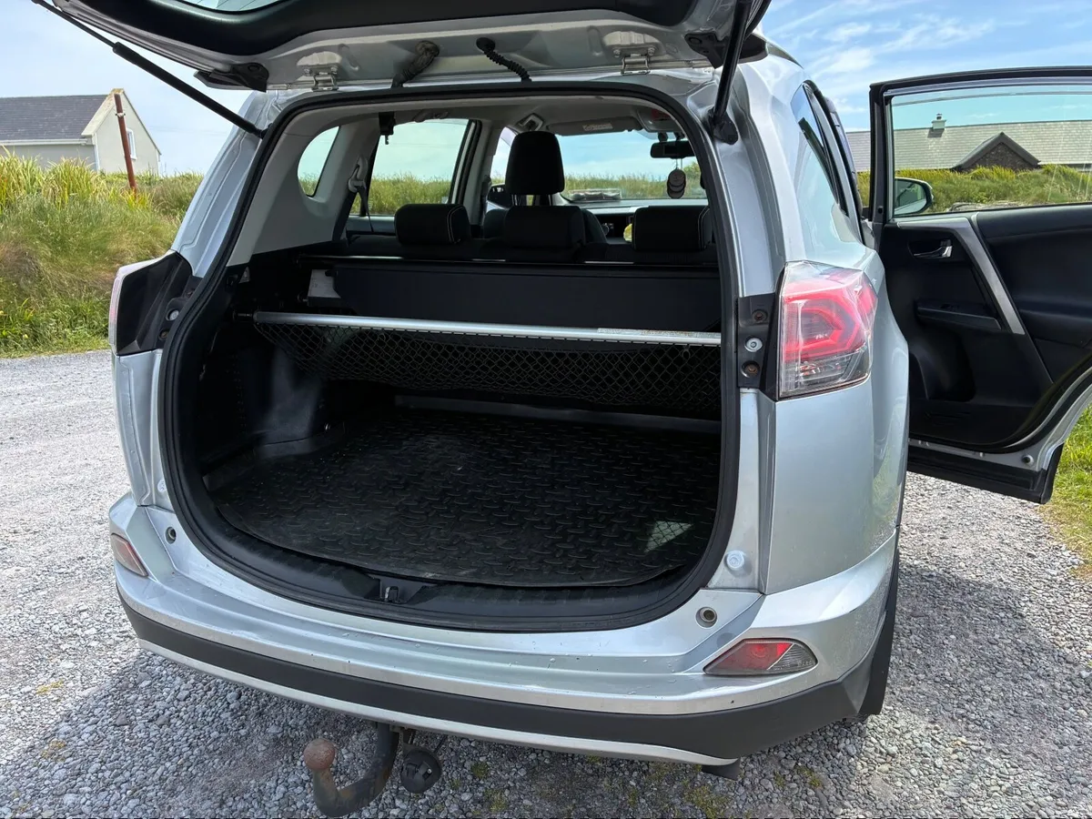 Toyota RAV4 2016 - Image 6