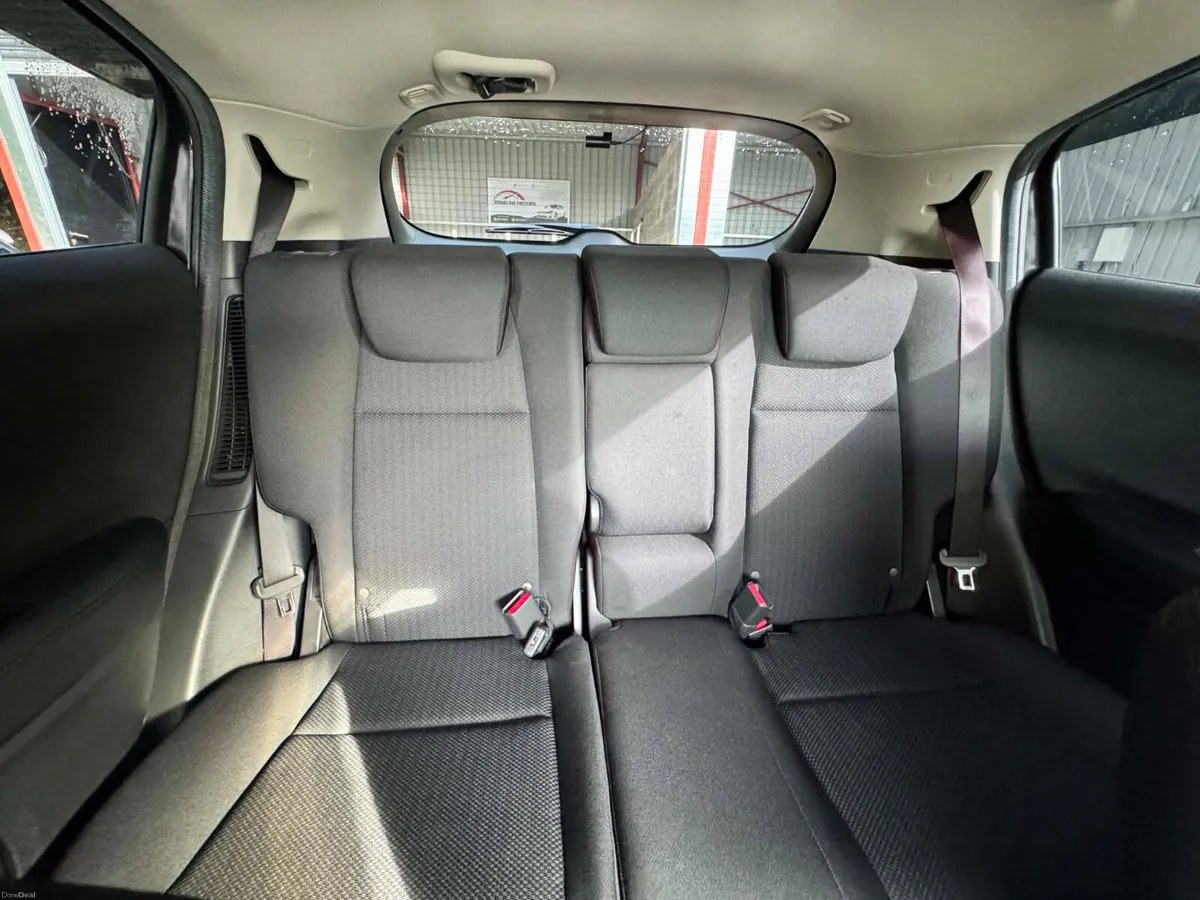 2014 Honda Vezel hybrid perfect condition - Image 3