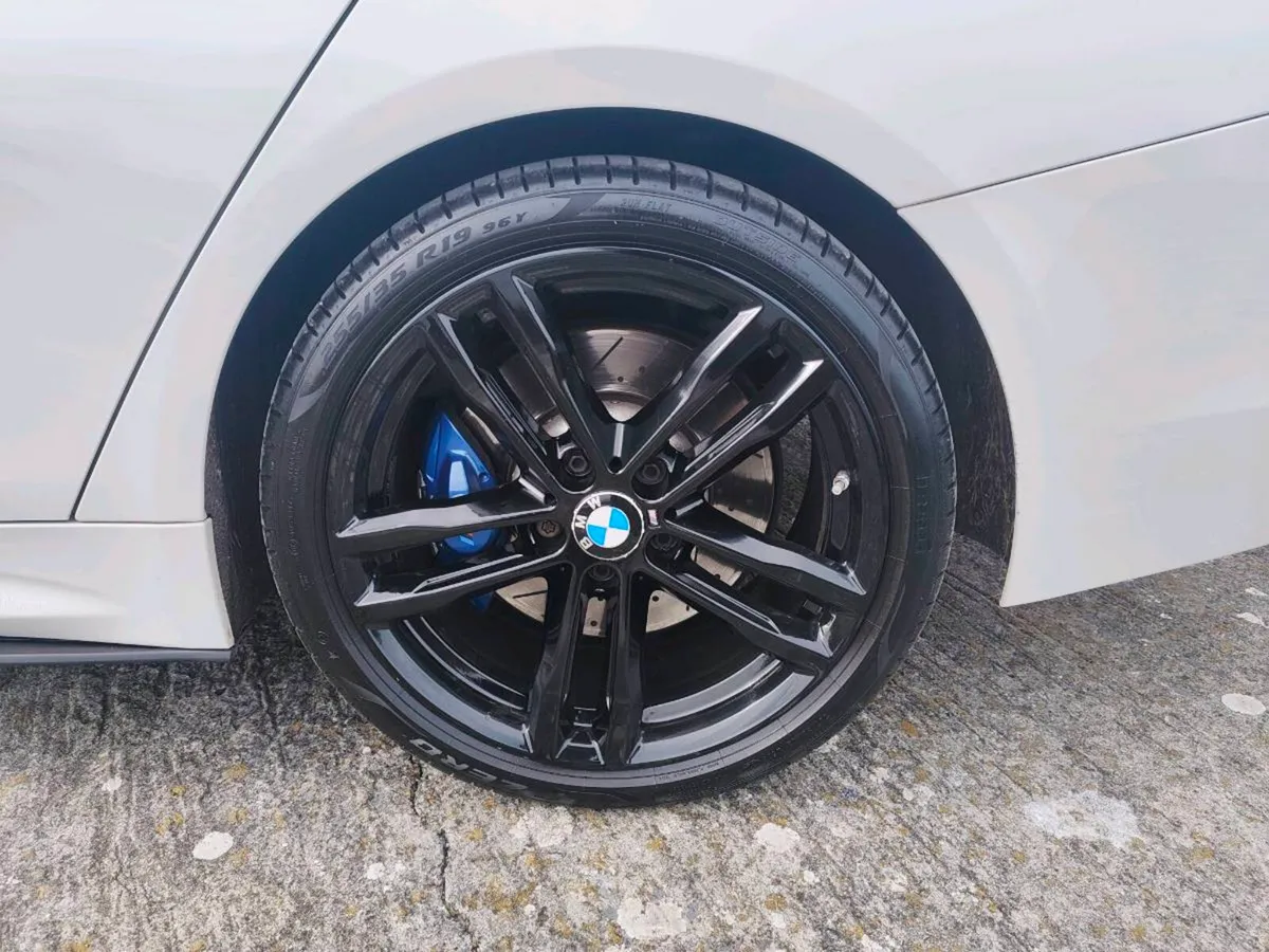 Car - Image 6